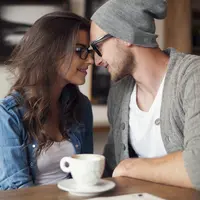 Menjaga kesetiaan./Copyright&nbsp;freepik.com/author/gpointstudio