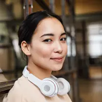 ilustrasi mendengarkan musik/Dean Drobot/Shutterstock