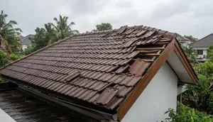 7 Tanda Genteng Rumah Bergeser Setelah Hujan dan Angin Kencang, Waspadai Kebocoran & Kerusakan Atap
