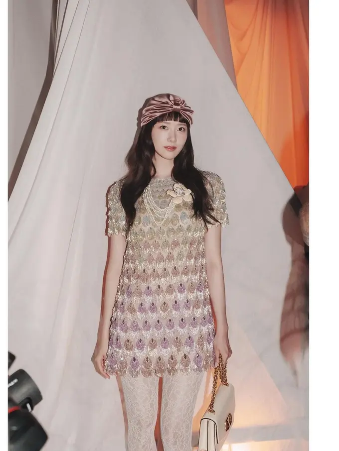 Visual Menawan Yoona SNSD Bak Putri Timur Tengah Pakai Turban Hadiri Paris Fashion Week 2024