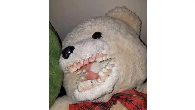 Tak Lucu, 7 Foto Boneka di Rumah Sakit Gigi Ini Justru Menyeramkan