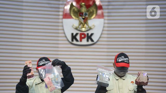 OTT Bupati Cilacap Syamsul Auliya Rachman, KPK Sita Uang Ratusan Juta