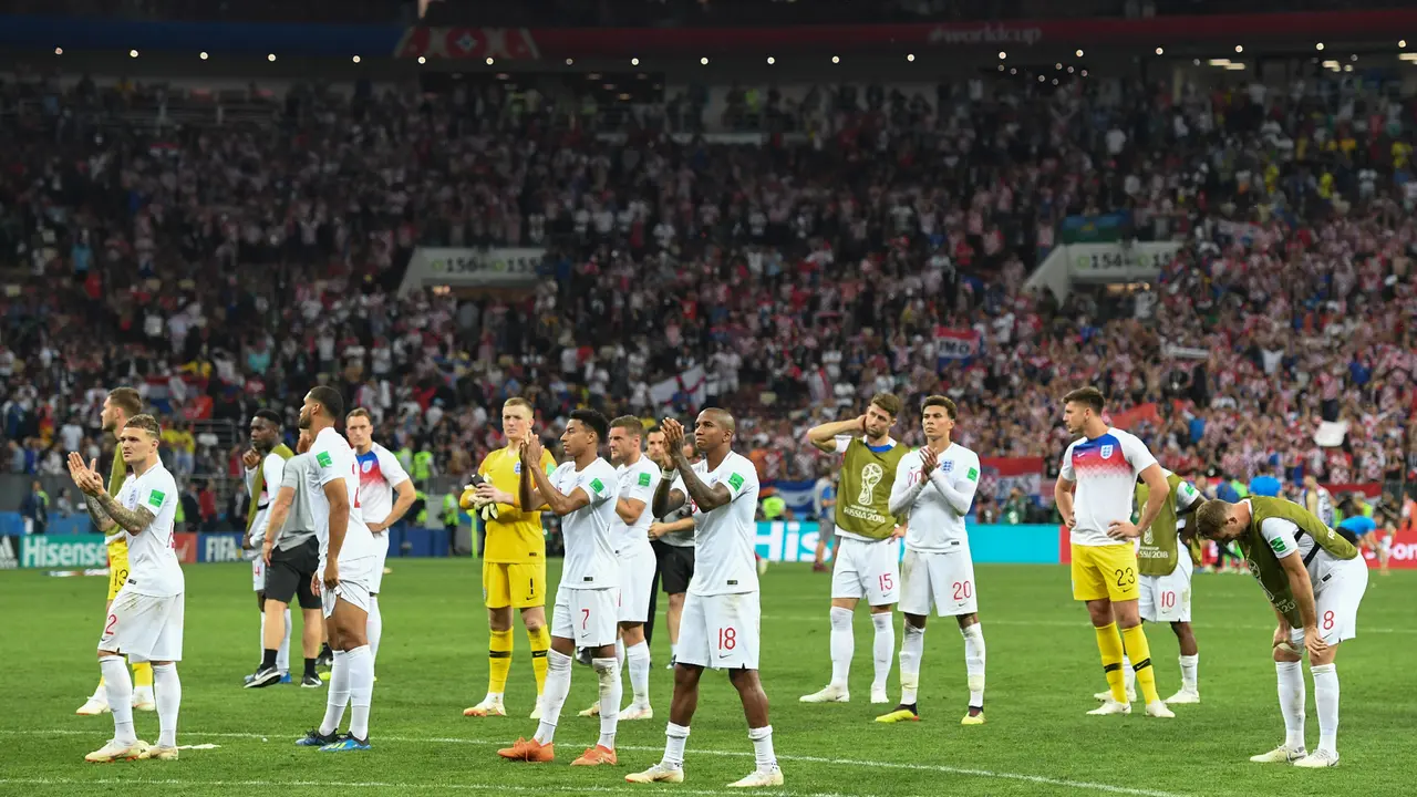 FOTO: Kesedihan Pasukan Inggris Usai Disingkirkan Kroasia