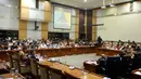 Suasana Rapat Dengar Pendapat (RDP) Pimpinan KPK dengan Komisi III DPR di Senayan, Jakarta, Senin (11/9). Rapat tersebut membahas Sistem Pengawasan terhadap Pengelolaan dan Manajemen Aset Hasil tindak Pidana Korupsi di KPK. (Liputan6.com/Johan Tallo)