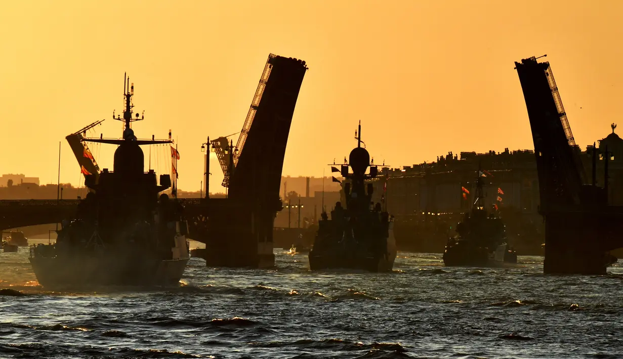 Perayaan Hari Angkatan Laut di Rusia secara tradisional diadakan pada Minggu terakhir bulan Juli. (AFP/Olga Maltseva)