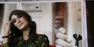 Pemeran Luna Maya mengaku deg-degan ketika terlibat dalam produksi MD Pictures yang bekerja sama dengan  perusahaan asal Amerika Serikat, Vega Baby Company. Film hollywood yang berjudul Devil's Whisper akan dirilis bulan ini. (Nurwahyunan/Bintang.com)