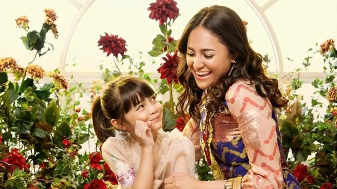 7 Potret Kedekatan Marshanda dan Sienna Ameerah Kasyafani, Kompak Banget