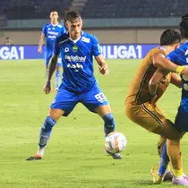 Persib Bandung melawan Bhayangkara FC, Kamis (28/3/2024) malam di Stadion Si Jalak Harupat, Soreang, Kabupaten Bandung. (Bola.com/Erwin Snaz)