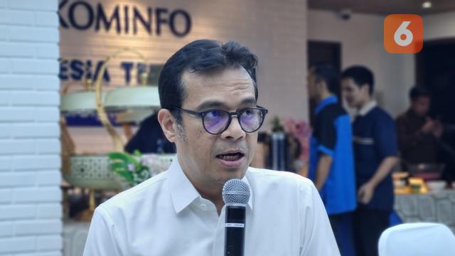 Menolak Dijajah Algoritma, Wamenkomdigi Ingatkan Bahaya 'Isi Kepala' Diatur Media Sosial