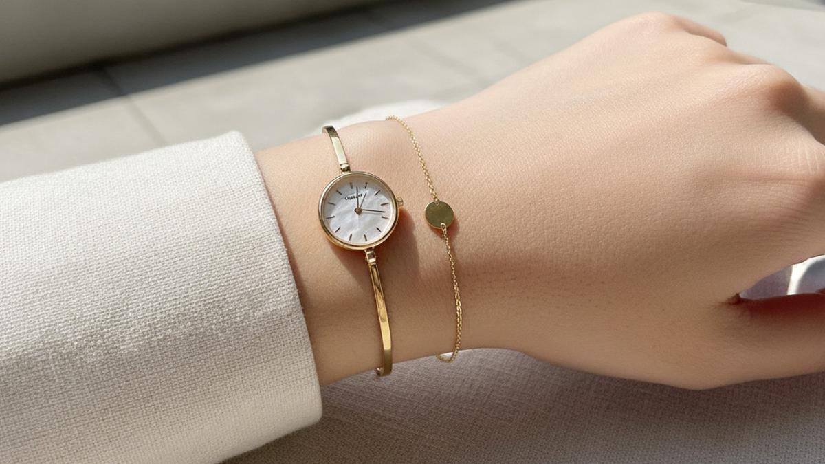 7 Model Gelang Emas 16 Karat untuk Dipakai Bersama Jam Tangan, Anti Ribet, Tetap Elegan