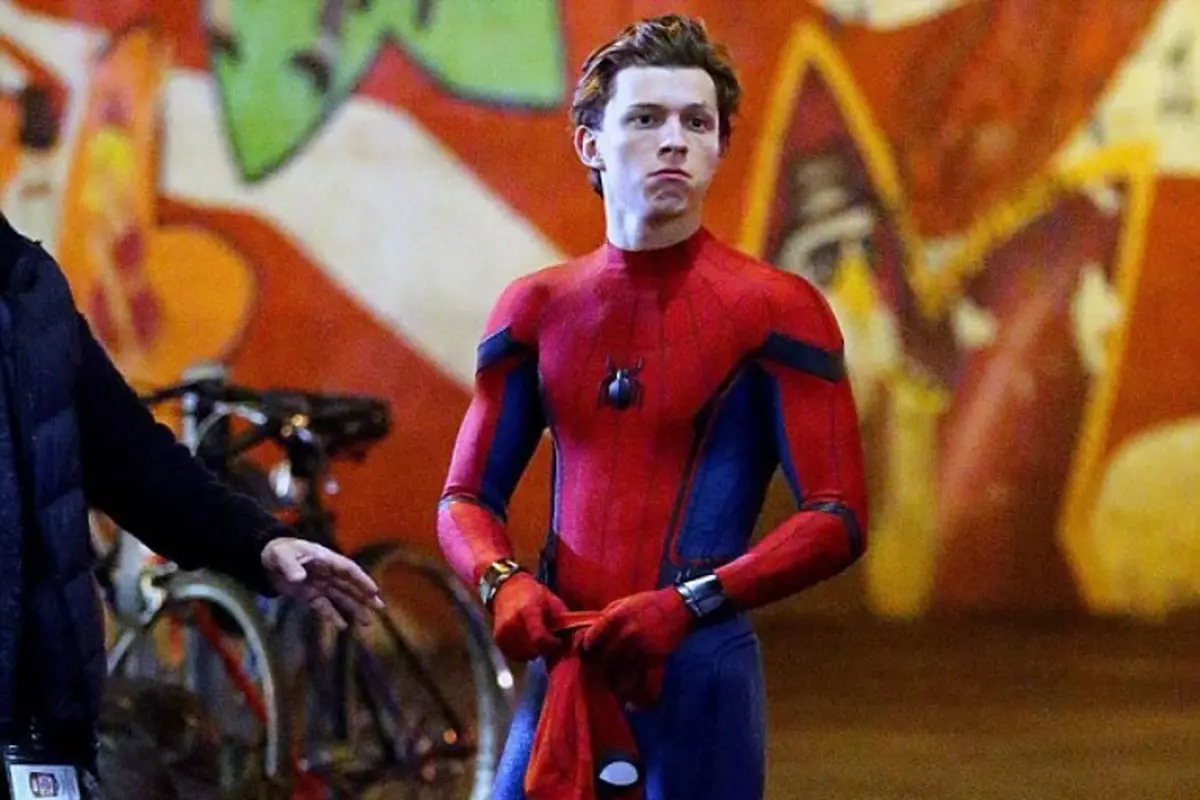 [Bintang] Tom Holland