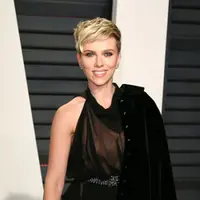Perpisahan Scarlett Johansson dan Romain Dauriac sempat menjadi kabar yang mengejutkan. Pasalnya, pasangan ini selalu menunjukan kemesraannya di manapun mereka berada dan tak  pernah tersiar soal pertikaian. (AFP/Jean-Baptiste Lacroix)