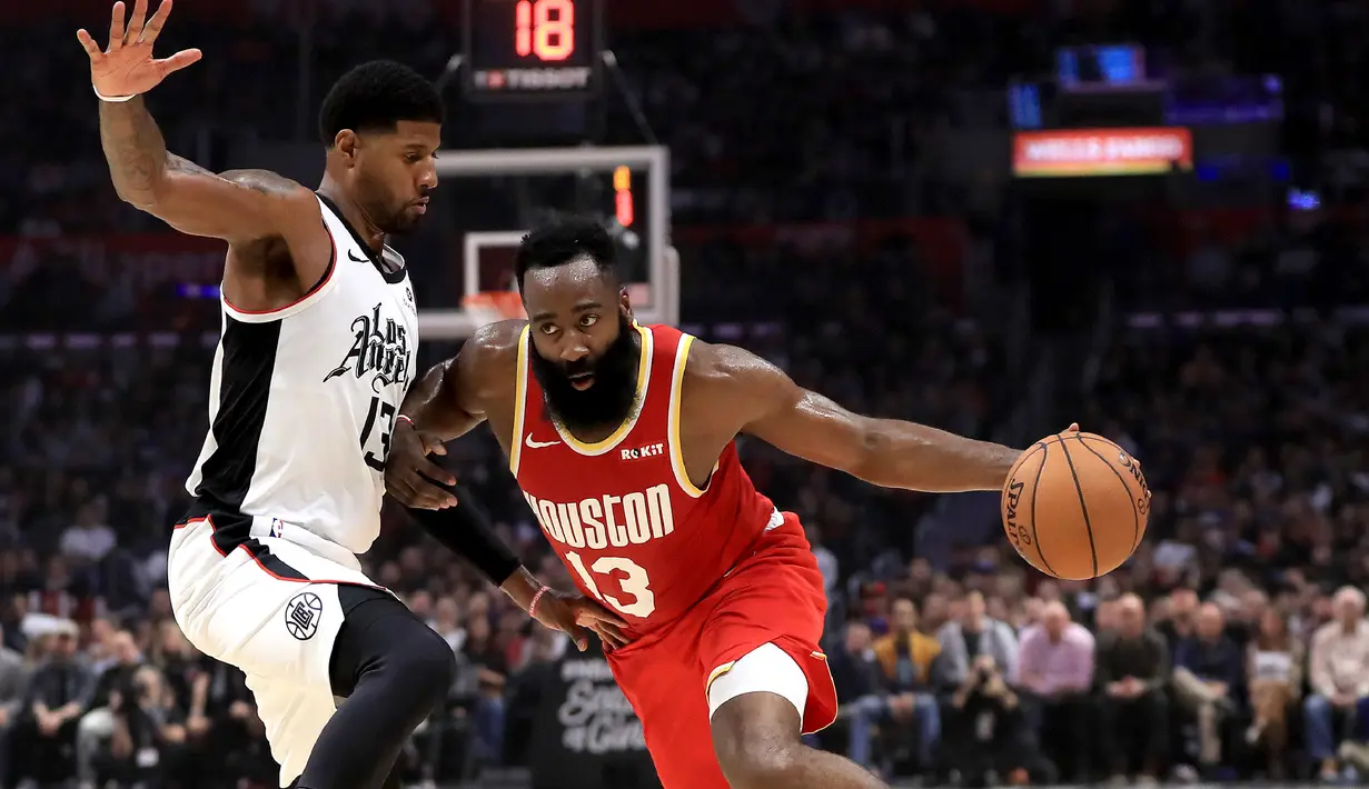 Sebelumnya bahkan James Harden mencetak 55 poin ketika mengalahkan Cleveland Cavaliers dan 54 poin saat melawan Orlando Magic. (AFP/Getty Images/Sean M. Haffey)