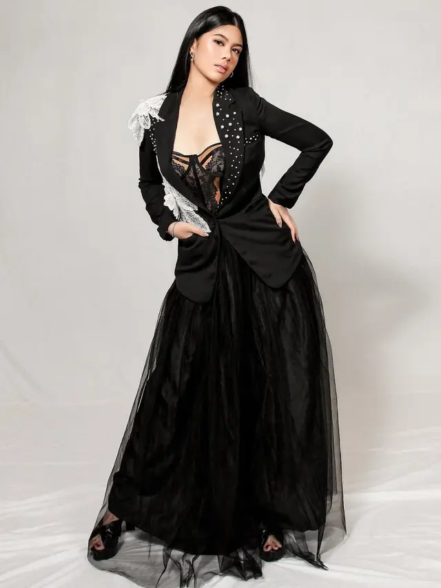 Tampilan Almira Yudhoyono di pemotretan terbaru. [@artikawhulandary]