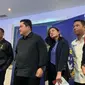 Ketua Umum PSSI Erick Thohir (tengah) diampingi dua wakilnya, Zainudin Amali (kiri) dan Ratu Tisha Destria (kedua dari kanan) beserta Sekjen PSSI Yunus Nusi saat memberi keterangan terkait sarasehan bersama Asprov di Le Meridien Jakarta, Minggu (19/3/2023). (Liputan6.com/Melinda Indrasari).