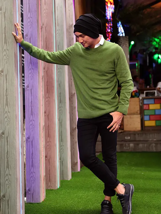 "Saya juga sudah tanya tentang artikel di Google. Memang bisa dihapus, cuma banyak sekali hal yang harus dilewati," ujar suami Wina Natalia itu. (Nurwahyunan/Bintang.com)