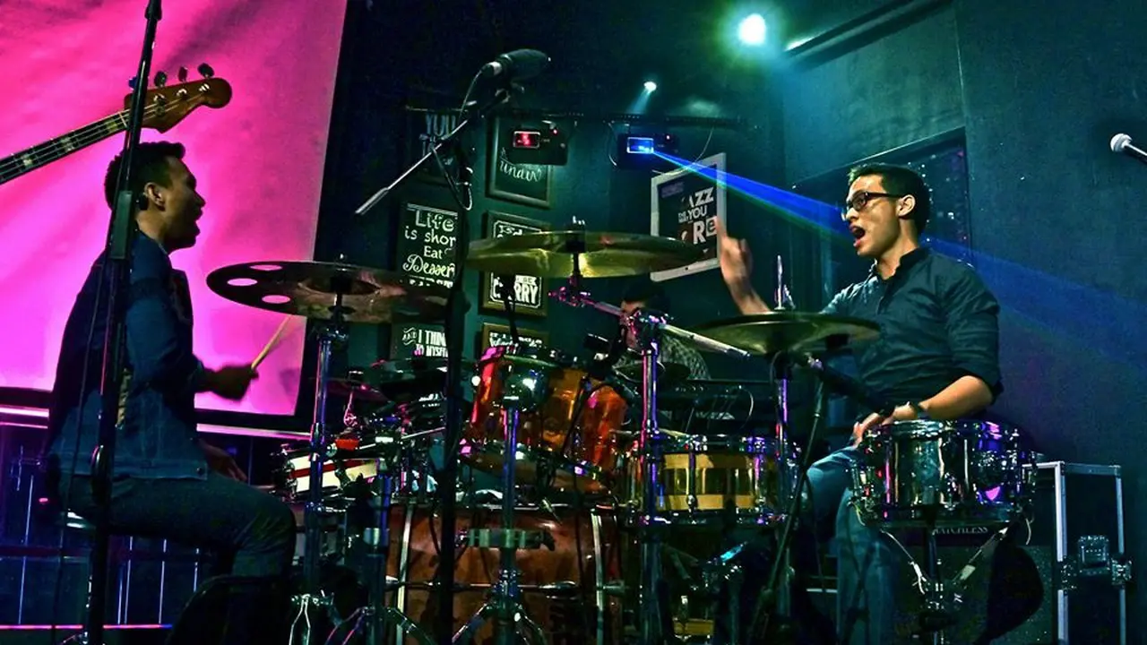 Dua Drum, Band Unik Pertama di Indonesia