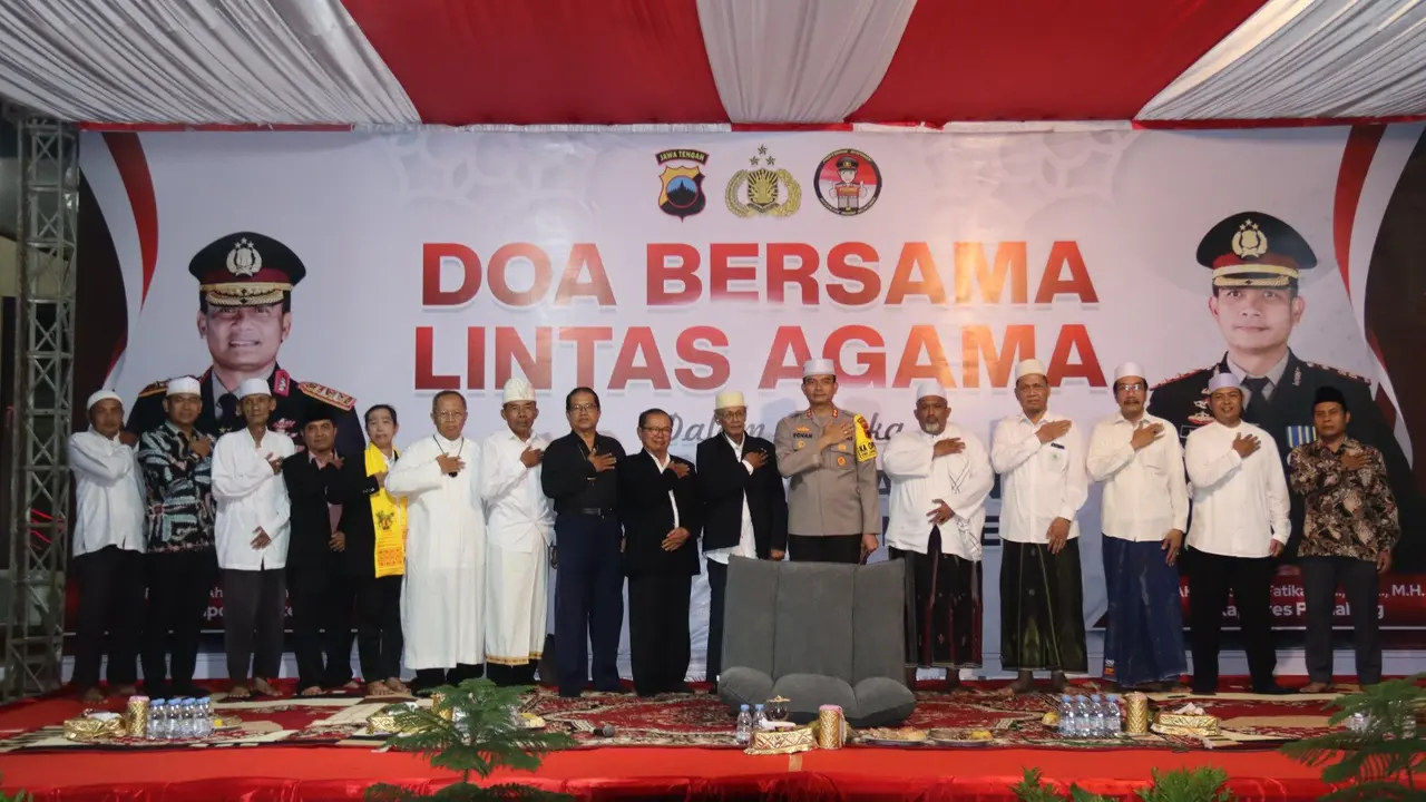 Doa bersama lintas agama untuk kedamaian negeri, di Pemalang. (Foto: Liputan6.com/Polres Pemalang)