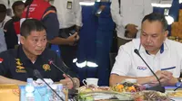 Menteri ESDM kunjungi TBBM Surabaya Grup pantau kondisi penyaluran BBM jelang Natal dan Tahun Baru. (foto: dok. Pertamina)