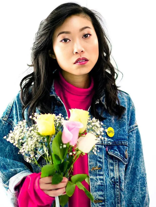 6 Pesona Awkwafina, Aktris Berdarah Asia Pertama yang Menangkan Golden Globe 2020