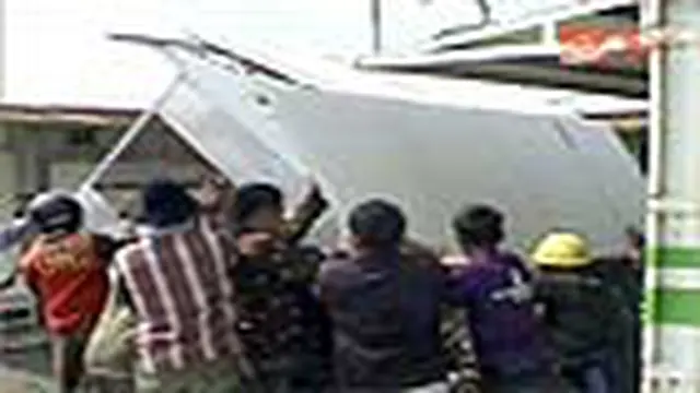Korban Lapindo Kuasai Tanggul Semburan