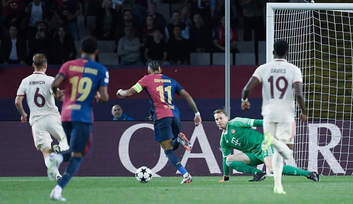 Bermain di hadapan pendukung sendiri, Raphinha dan kawan-kawan sukses tuntaskan dendam. (AFP/Josep Lago)