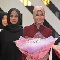  Karir Zaskia Adya Mecca di dunia hiburan tanah air sudah mulai berkurang. Saat ini dirinya sedang disibukkan dengan bisnis fashion yang tengah dijalani bersama keluarganya. (Nurwahyunan/Bintang.com)