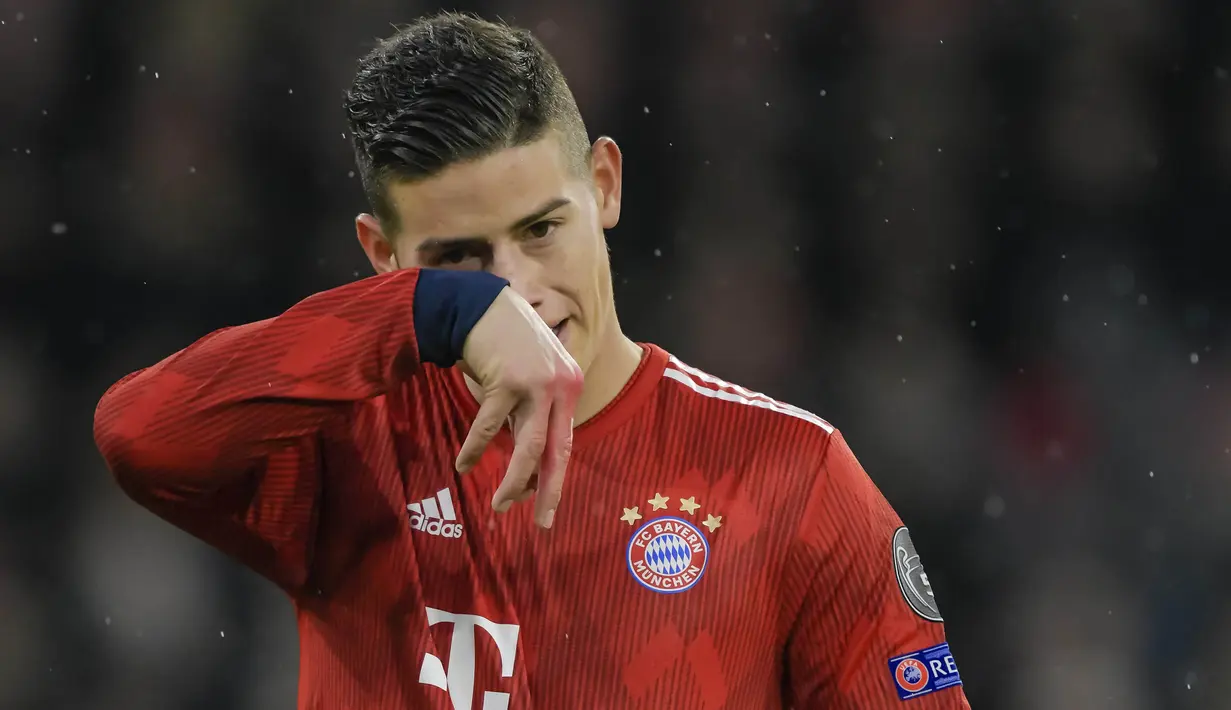 3. James Rodriguez - Bersinar di Piala Dunia 2014 membuat Real Madrid mendatangkannya dari AS Monaco. Pemain seharga 63 juta poundsterling ini gagal di Los Blancos hingga akhirnya dipinjamkan ke Bayern Munchen. (AFP/Guentter Schiffmann)