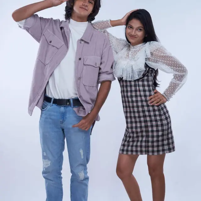 6 Gaya Pemotretan Emiliano Cortizo dan Ratu Sofya, Curi Perhatian