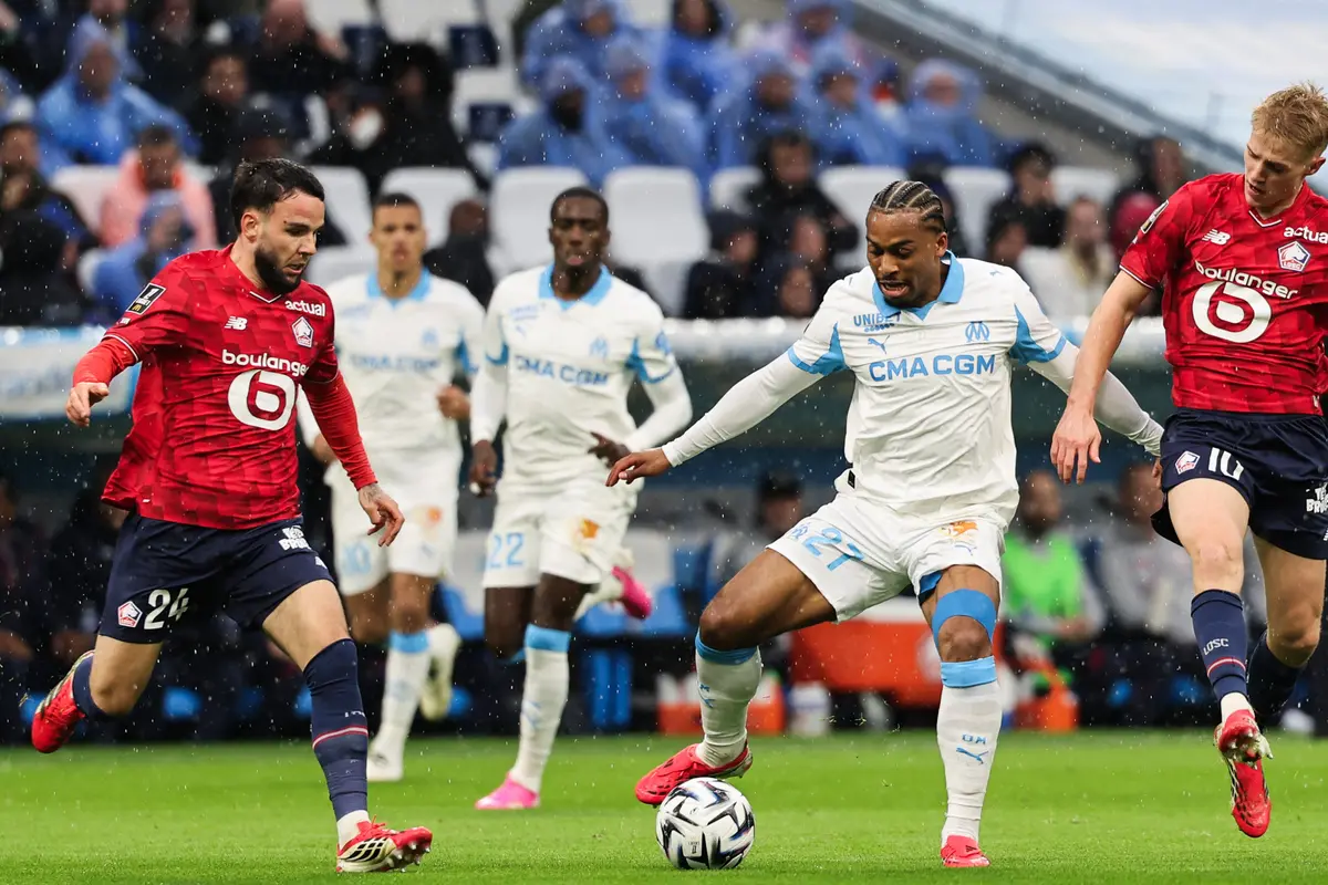Foto: Aksi Disiplin Calvin Verdonk Saat Bantu Lille Comeback atas Marseille, Modal Bagus di FIFA Series 2026