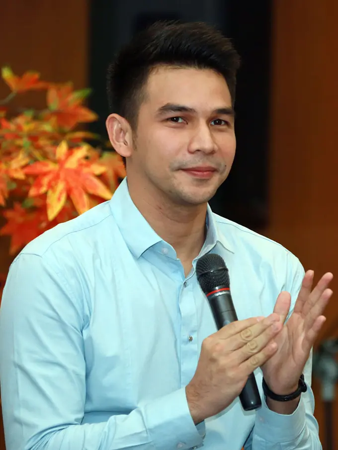 [Bintang] Jonathan Frizzy