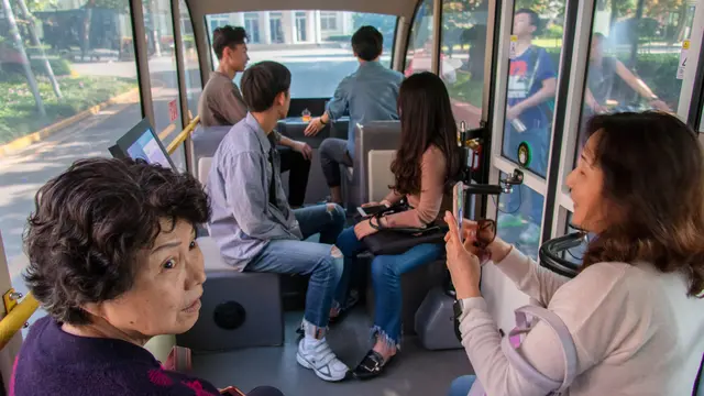 Canggih, Bus Tanpa Awak Mulai Beroperasi di Shanghai