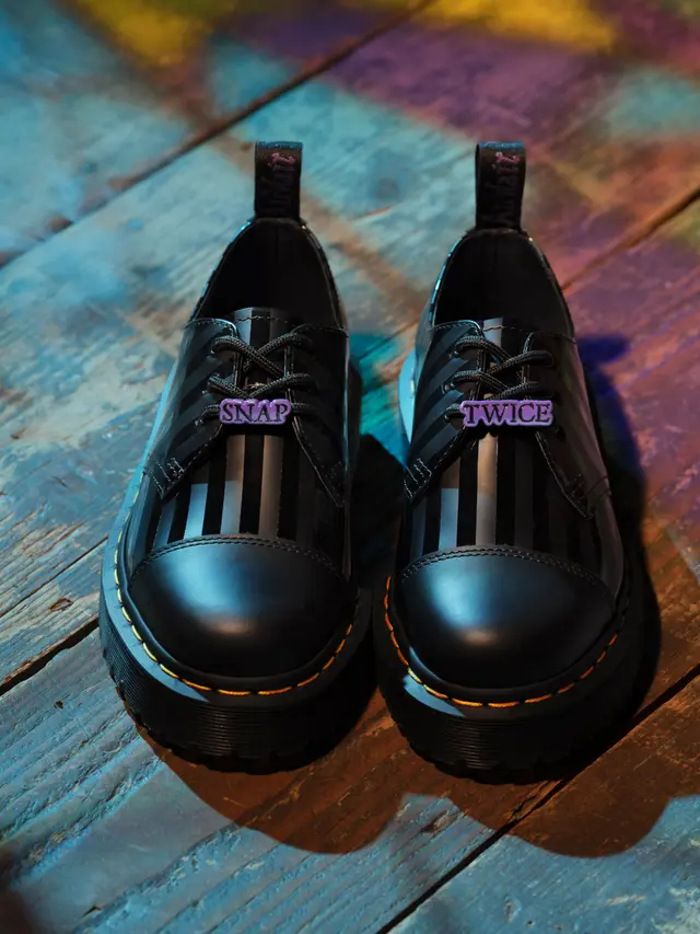 Wednesday Addams Berkolaborasi dengan Dr. Martens,  Koleksi Unik untuk Penggemar yang Berani Berbeda (Foto dok : Dr. Martens/advo-indonesia.com)