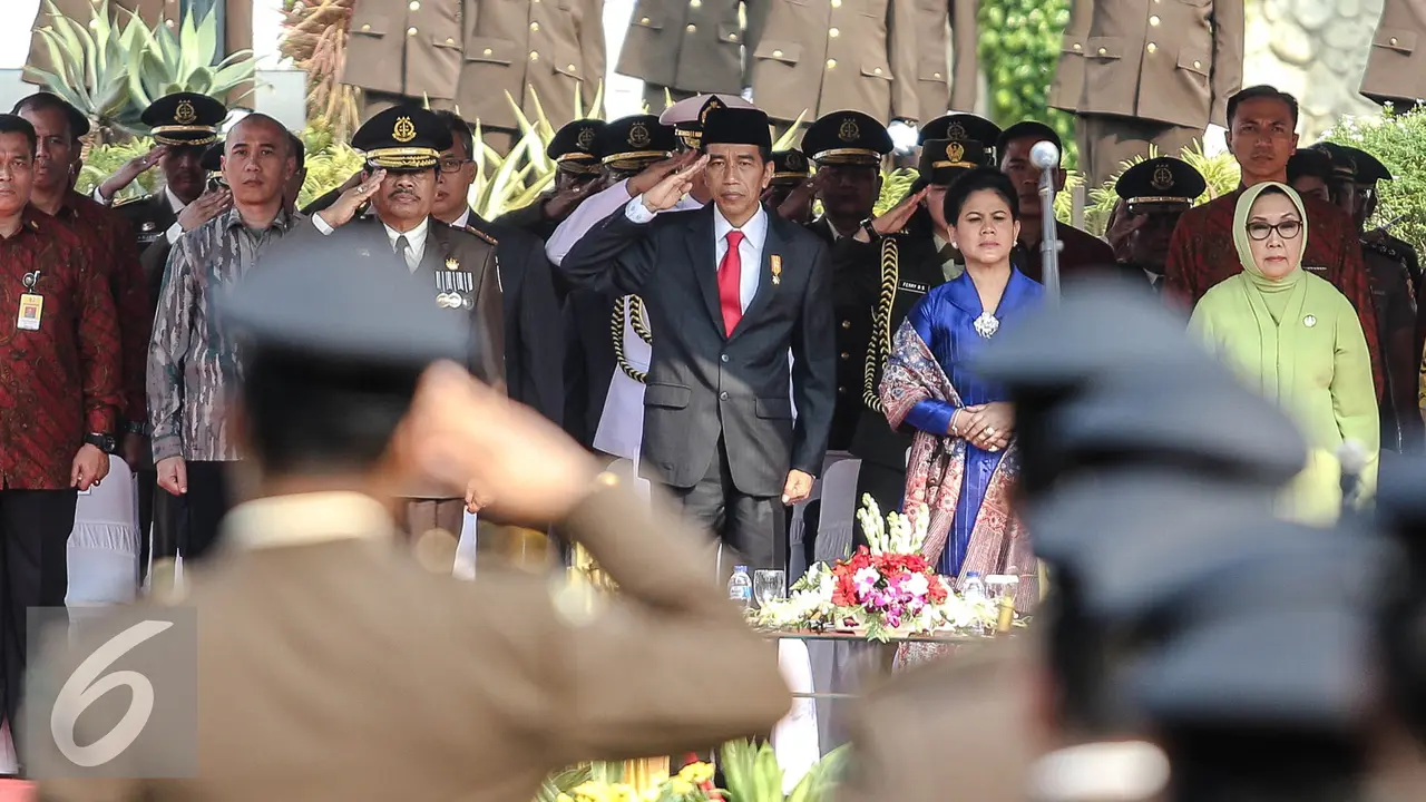 Ilustrasi Presiden Jokowi pimpin upacara bendera. (Liputan6.com)