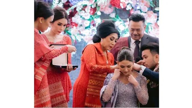 6 Potret Kakak Ipar Jessica Mila di Rangkaian Pernikahan Sang Adik, Tampil Menawan