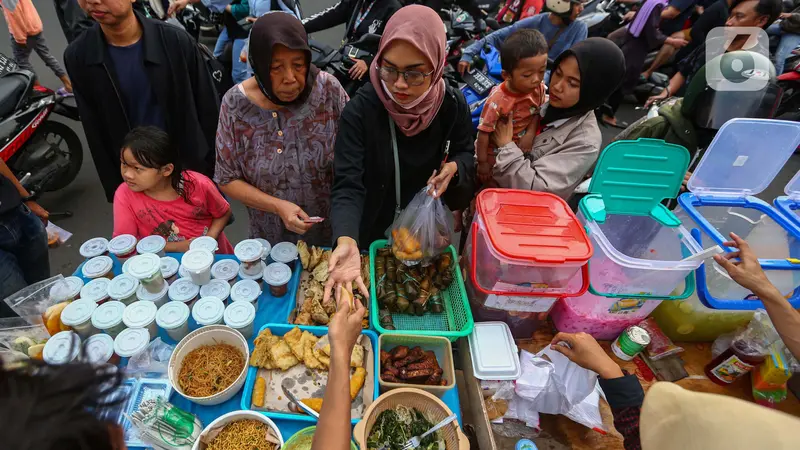 Berburu Penganan Favorit untuk Berbuka Puasa di Kawasan Jalan Panjang Jakarta Barat