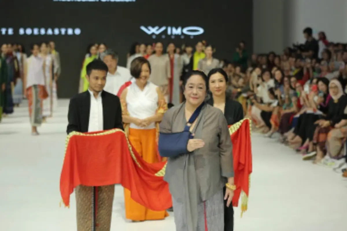 Koleksi Terbaru BIN House di Jakarta Fashion Week 2024