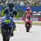 Valentino Rossi mengakui Marc Marquez lebih unggul ketimbang pembalap lain di MotoGP 2018. (MotoGP 2018)