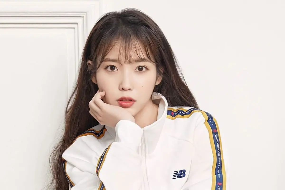 [Bintang] IU Kembali Tanda Tangan Kontrak dengan Kakao M