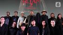 Sejumlah pemeran dan kru Film Pengabdi Setan 2: Communion saat konferensi pers di Jakarta, Selasa (2/8/2022). Film Pengabdi Setan 2: Communion segera tayang di bioskop di Indonesia pada 4 Agustus mendatang. Cerita yang masih disutradarai oleh Joko Anwar itu masih menggaet sejumlah pemeran lamanya, seperti Tara Basro, Endy Arfian, Nasar Annuz, dan Bront Palarae serta Ayu Laksmi. (Liputan6.com/Herman Zakharia)
