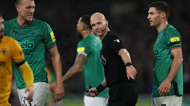 Foto: Daftar Tiga Wasit Premier League yang Terdepak ke Championship setelah Keputusannya Terbukti Menzolimi Wolverhampton Wanderers
