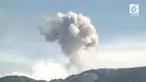 Gunung Ibu di Halmahera Barat, Maluku Utara meletus. Letusan Gunung Ibu membuat warga harus menjauhi radius 2 kilometer dari area gunung agar aman.