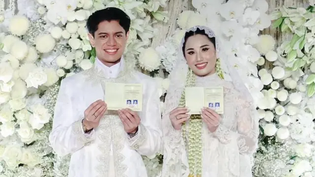 Putri Ketiga Erick Thohir, Magisha Afryea saat akad nikah pakai dress putih lace. [@agusyudhoyono]