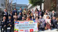 Foto bersama usai sesi diskusi dan dialog "Japan-Indonesia Roundtable Discussion on Developmental Disorders Learning Session” yang dihadiri Menteri Kesehatan, Ketenagakerjaan, dan Kesejahteraan Jepang Shinichi Isa dan perwakilan DPR-RI, LSPR Indonesia, Stafsus Presiden RI Angkie Yudistia, di Jepang, Maret 2023. Foto:Antara