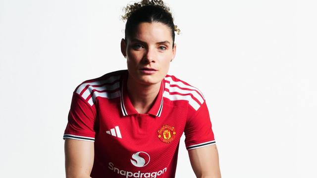 Jersey Manchester United untuk musim 2026/2027