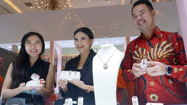 Koleksi Black Rose Manjakan Perempuan Indonesia pada Jakarta International Jewellery Fair