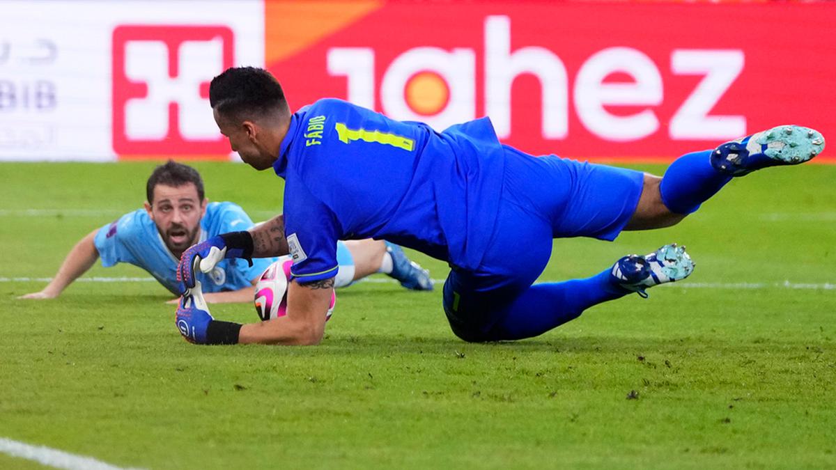 Dari Kesalahan Fatal Menuju 1.375 Penampilan: Kisah Inspiratif Fabio, Kiper Fluminense Pemain Tertua di CWC 2025