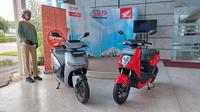 Motor listrik Honda CUV e: (kiri) dan Honda ICON e: (kanan). (Liputan6.com/Septian Pamungkas)