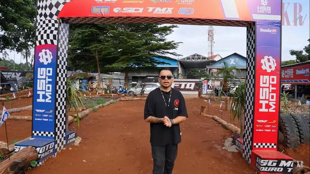 7 Potret Sirkuit Pribadi Roy Ricardo, Taruh Mobil Sebagai Rintangan