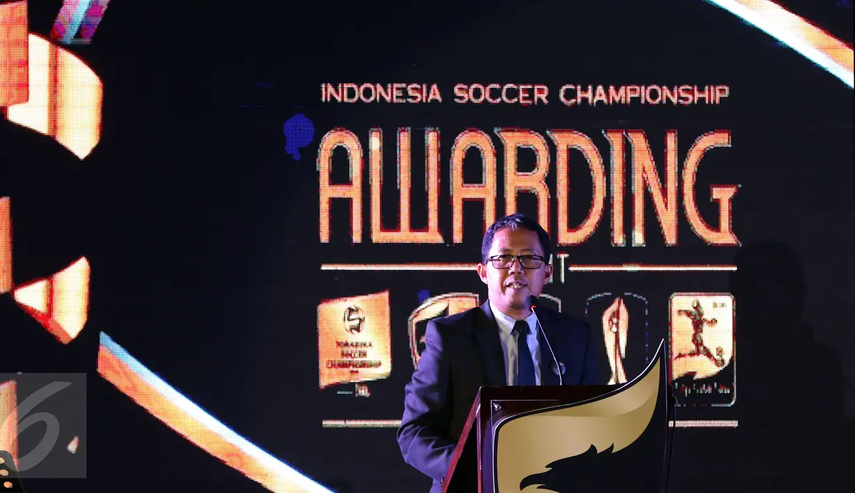 Direktur Utama PT GTS, Joko Driyono memberi sambutan pada malam penghargaan di Hotel Aryaduta Bandung, Minggu (8/1). Persipura tampil sebagai tim terbaik sekaligus juara ISC 2016. (Liputan6.com/Helmi Fithriansyah)